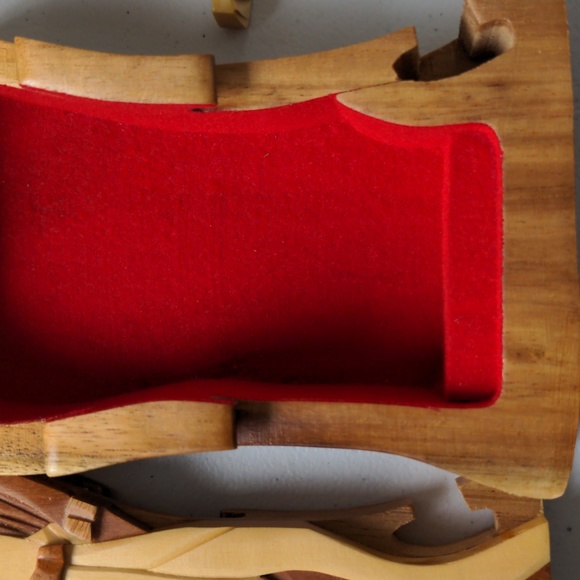 BLONDE ANGEL HAND-CARVED PUZZLE BOX - Picture 8 of 8